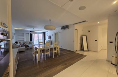 Location d’un appartement spacieux de 3 pièces, 126 m², au centre de Belgrade, Serbie